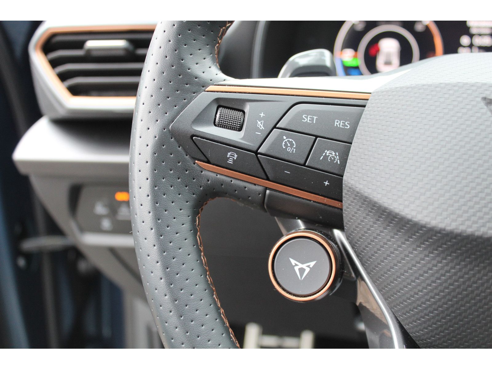 Cupra Leon VZ e-Hybrid - Samsaru's Car Outlet
