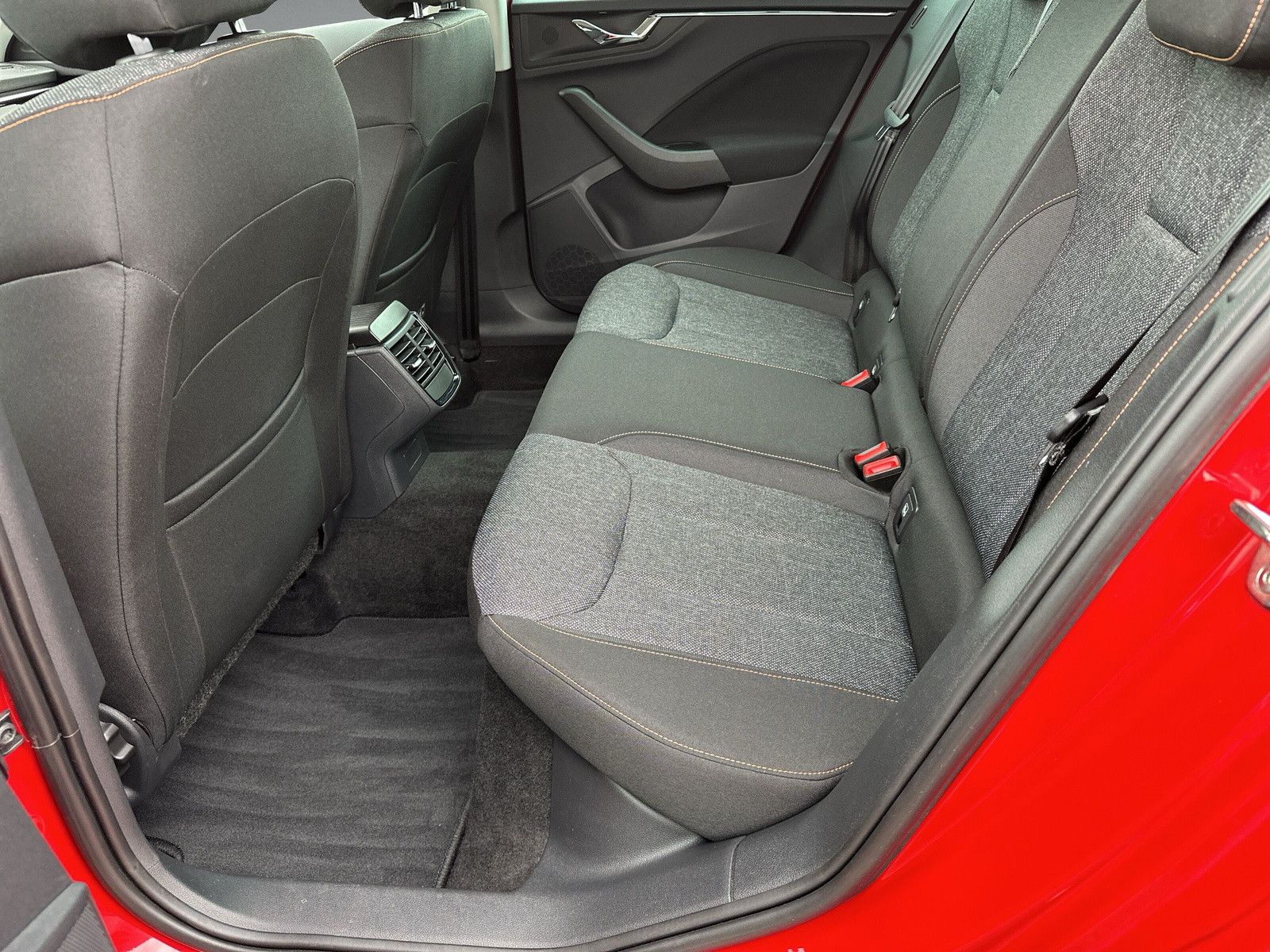 Skoda Kamiq Clever - Samsaru's Car Outlet