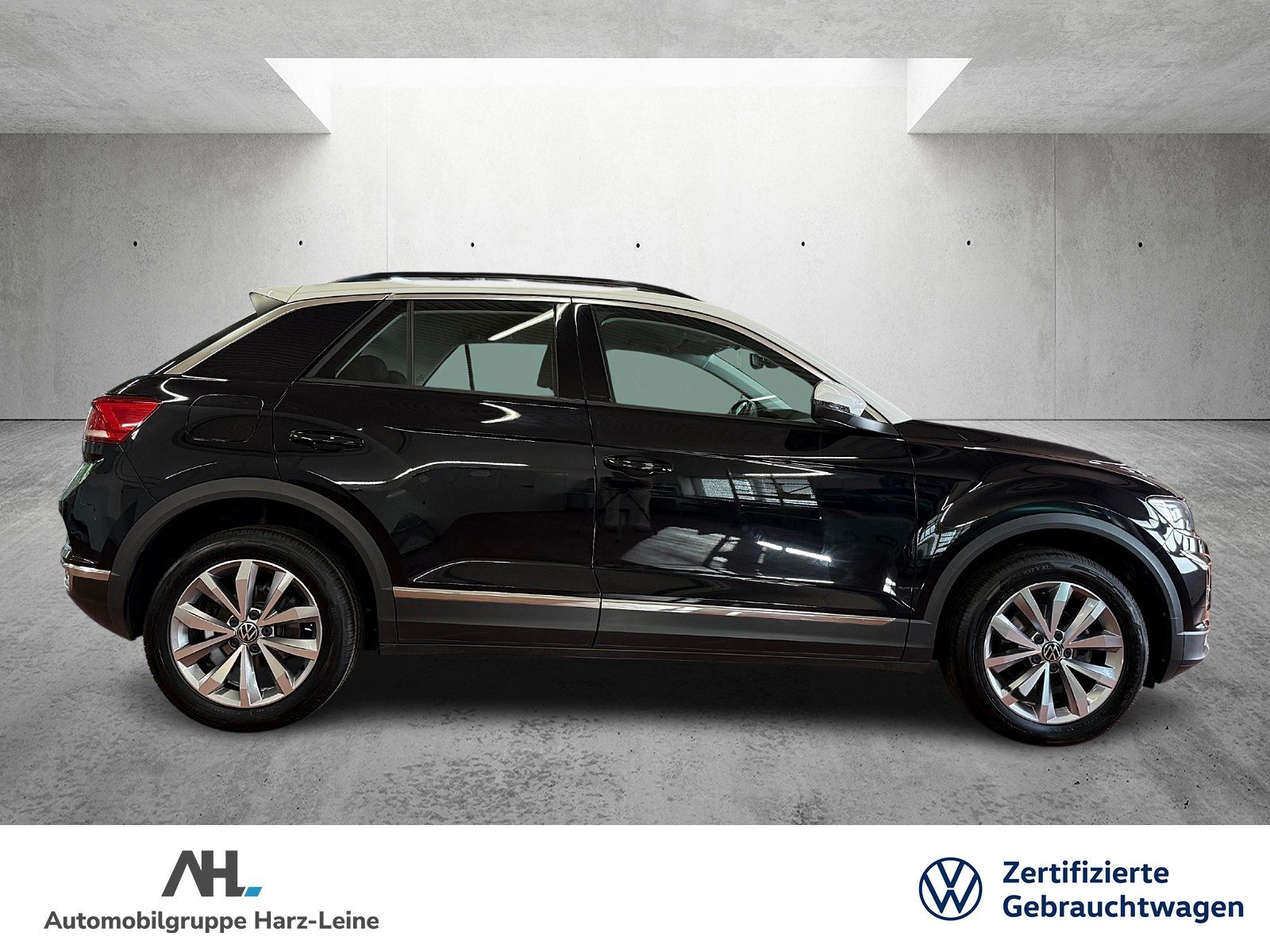 Volkswagen T-Roc 1.0 TSI Style - Samsaru's Car Outlet