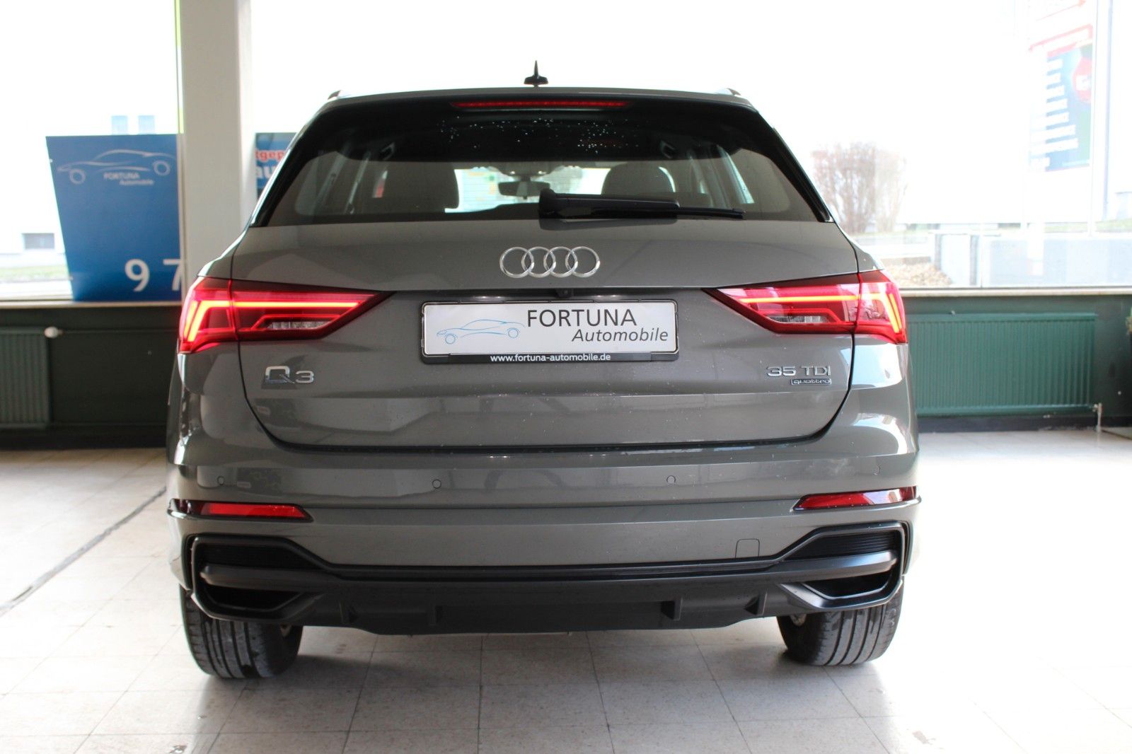Audi Q3 35 TDI quattro S line - Samsaru's Car Outlet