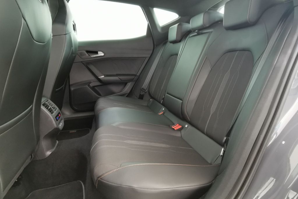 Cupra Formentor 1.4 TSI e-HYBRID AHK*Pano*RFK*PDC*NAV