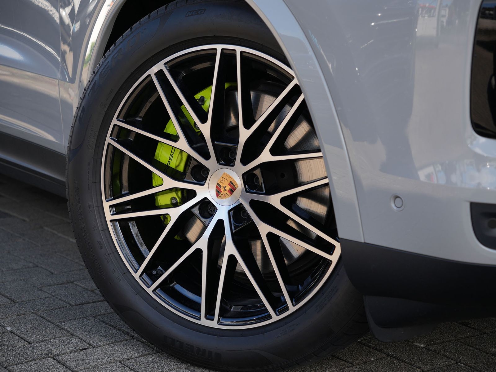 Porsche E-Hybrid INNODRIVE-LUFTF.-PANO-AHK-MASSAGE-VOLL