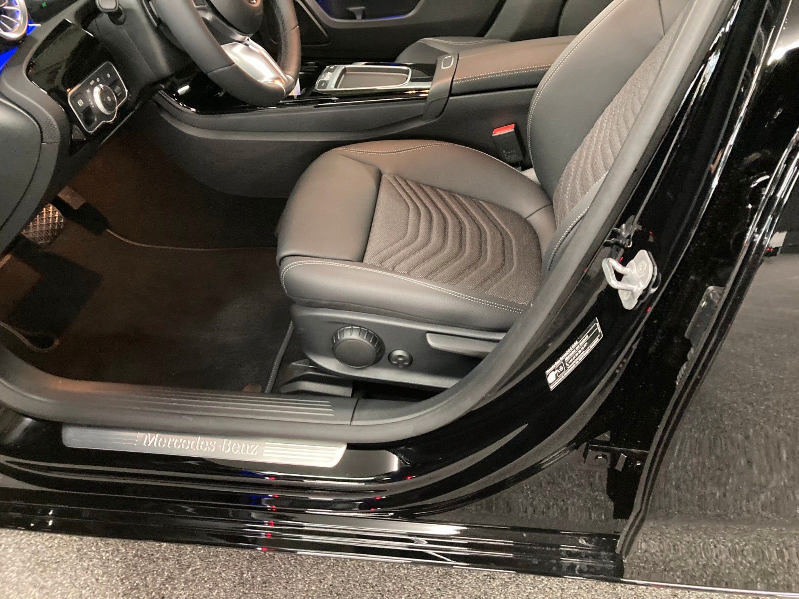 Mercedes-Benz A 250 e - Samsaru's Car Outlet