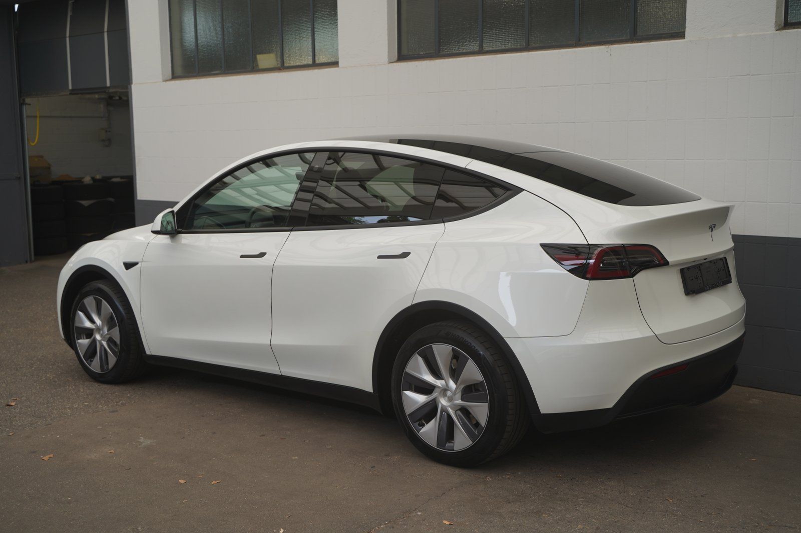 Tesla Model Y Standard Range RWD *1. Hand*unfallfrei*