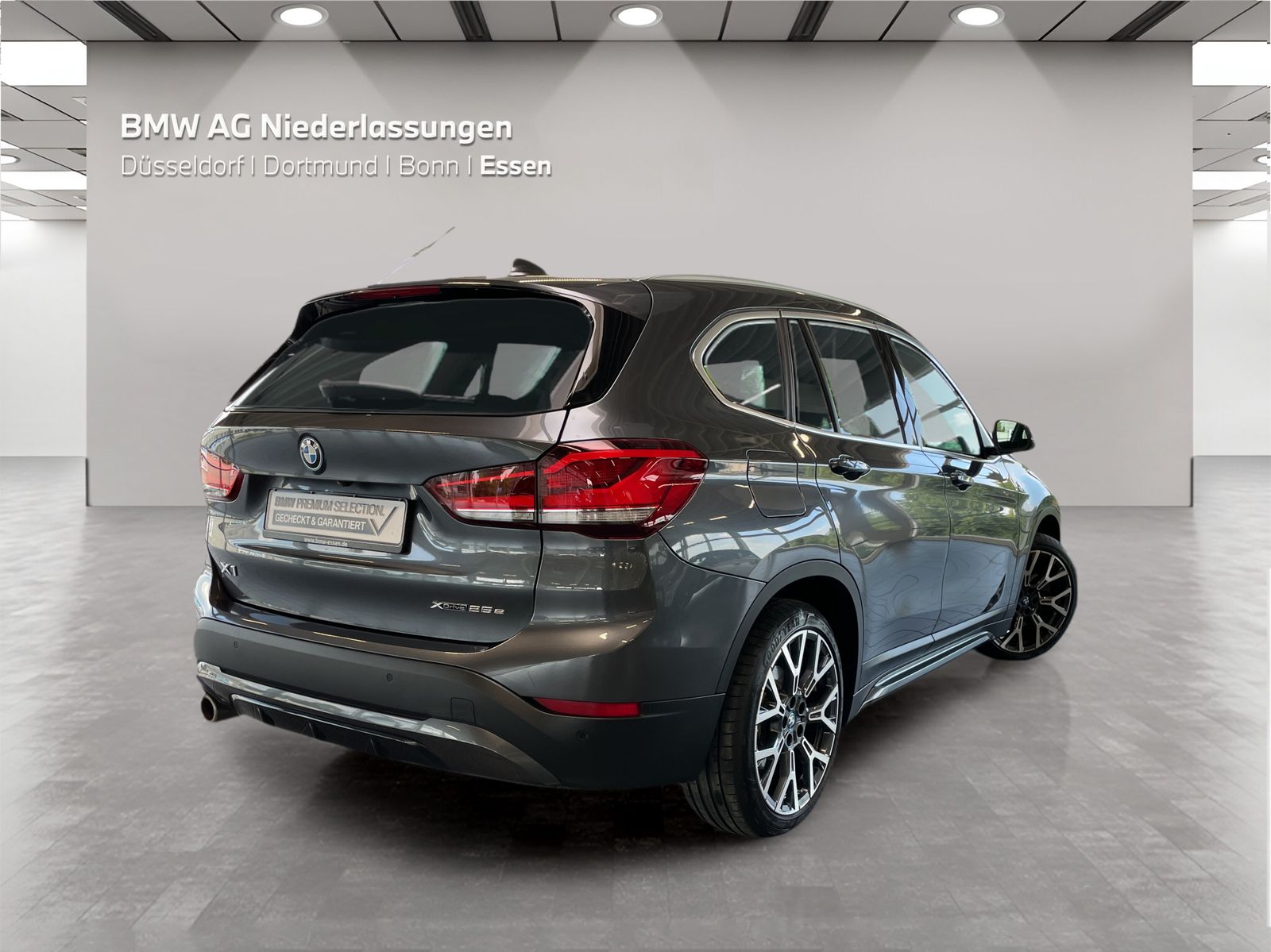 BMW X1 xDrive25e Sport Line - Samsaru's Car Outlet
