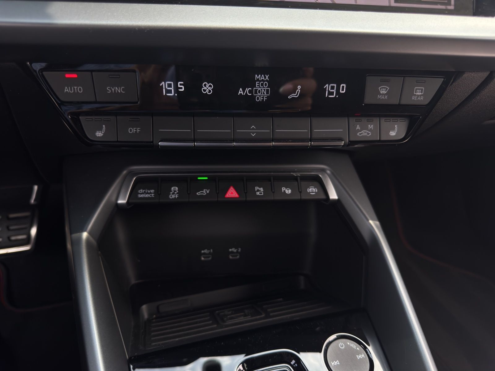 Audi A3 Sportback 40 TFSIe 2x S LINE LEDER LM18 SONOS