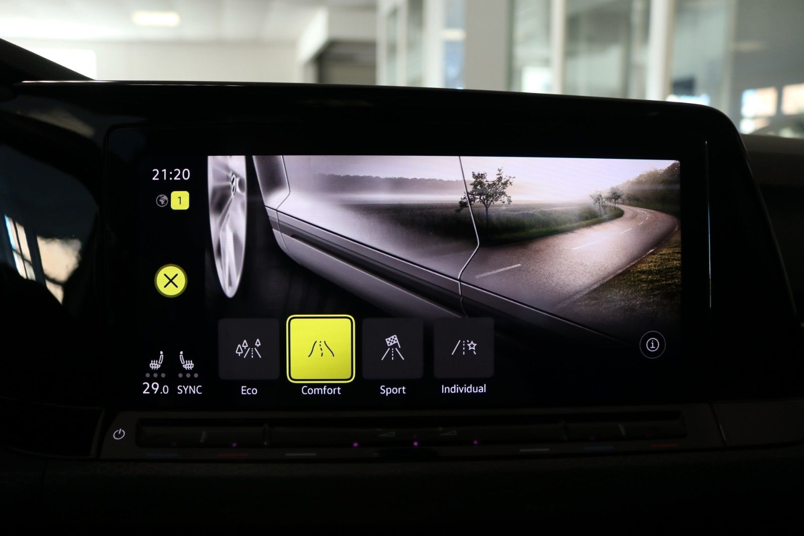 Volkswagen Golf VIII GTD AHK HUD STHZ Matrix Pano Kamera