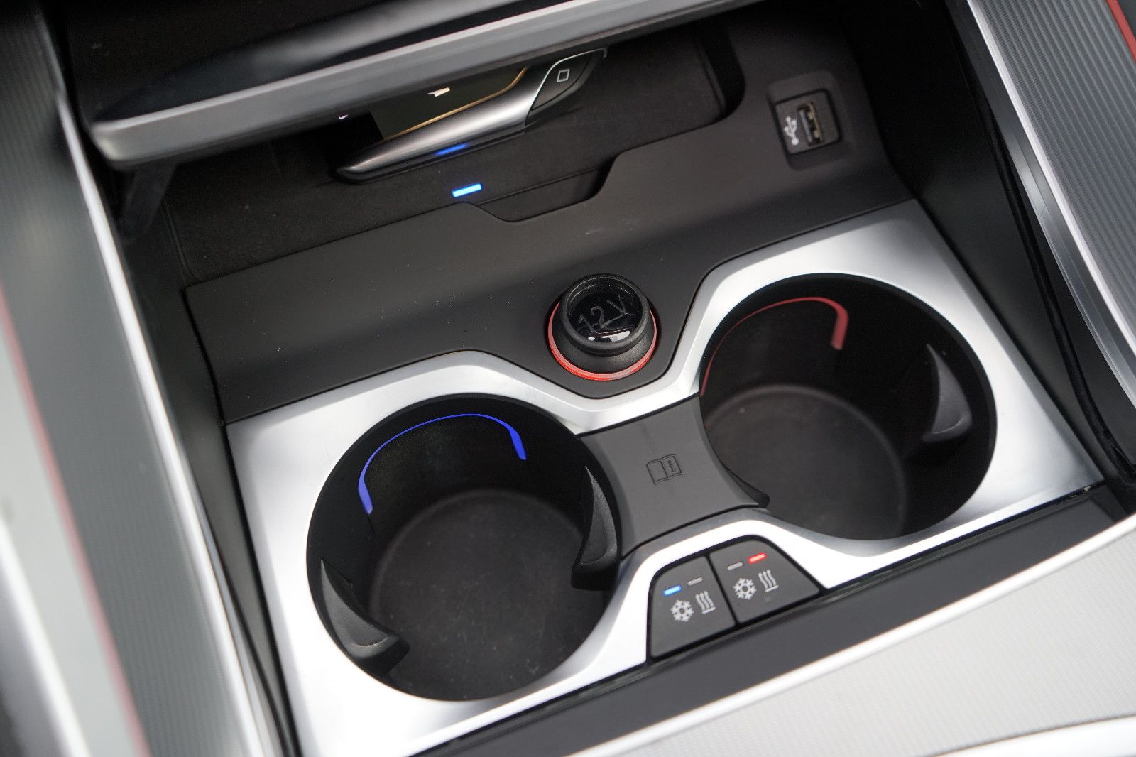BMW X6 40xd M Sport*3xTV*Carbon*Massage*ACC*PanoSKY*