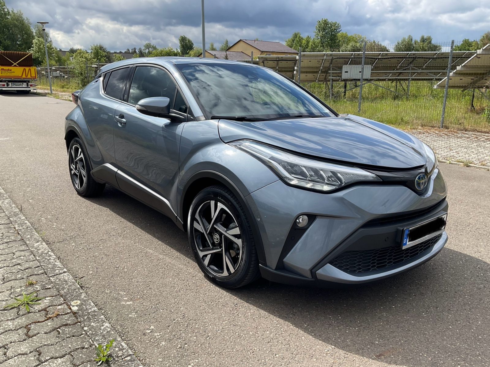 Toyota C-HR Hybrid - Samsaru's Car Outlet