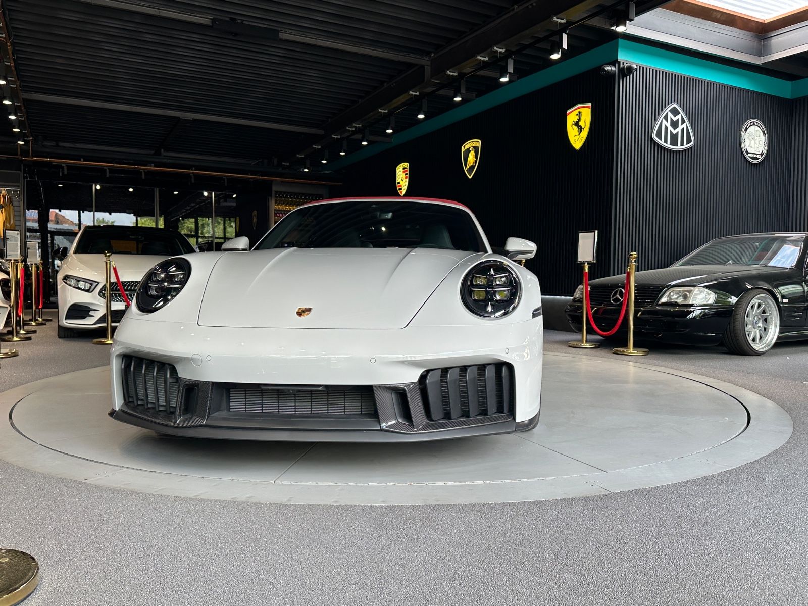 Porsche 992 911 Carrera 4 GTS T-Hyb - Samsaru's Car Outlet