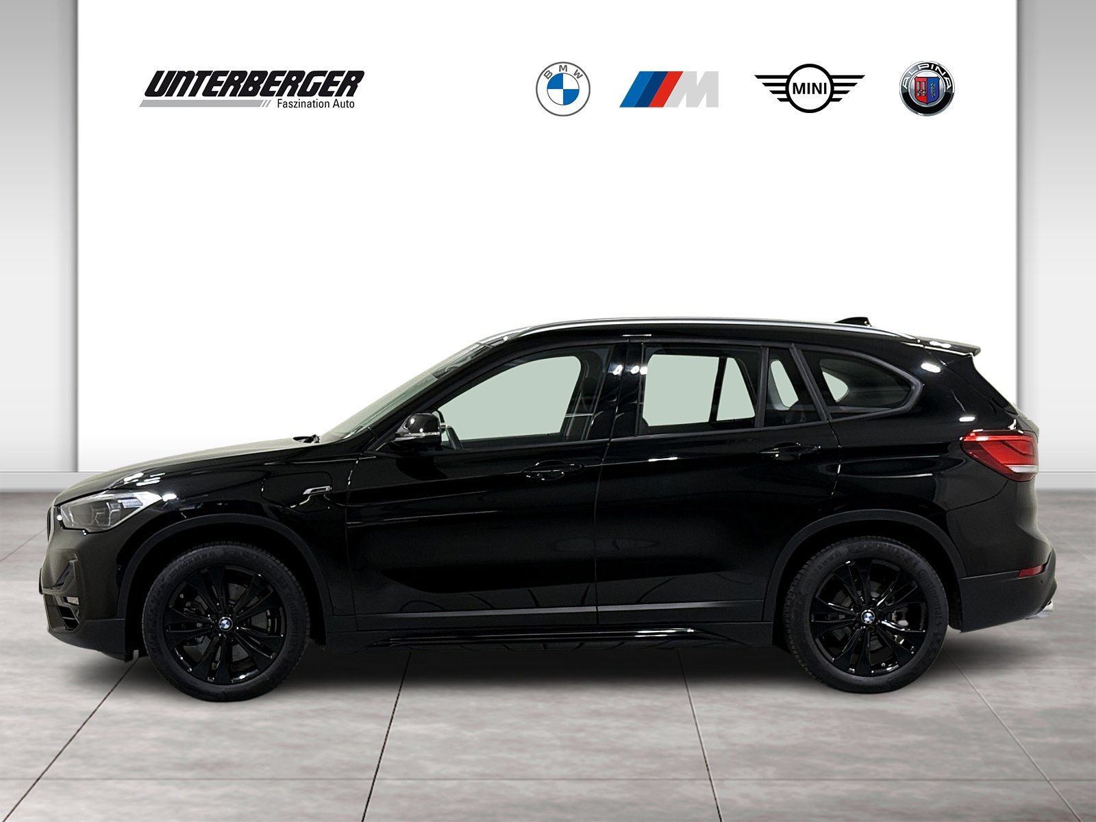 BMW X1 xDrive25e Sport Line - Samsaru's Car Outlet