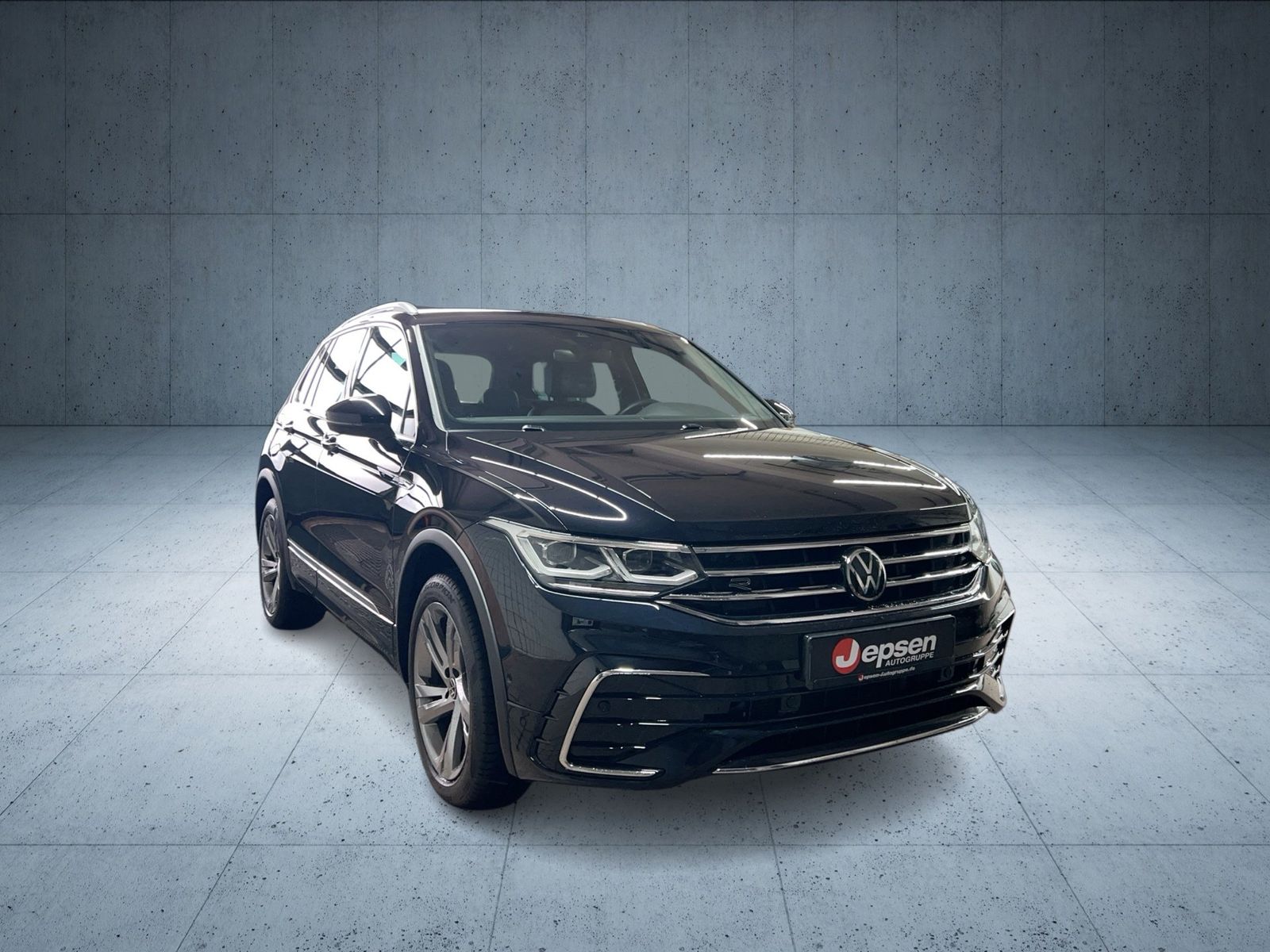 Volkswagen Tiguan 2.0 TDI DSG 4Motion R-Line /AHK /PANO