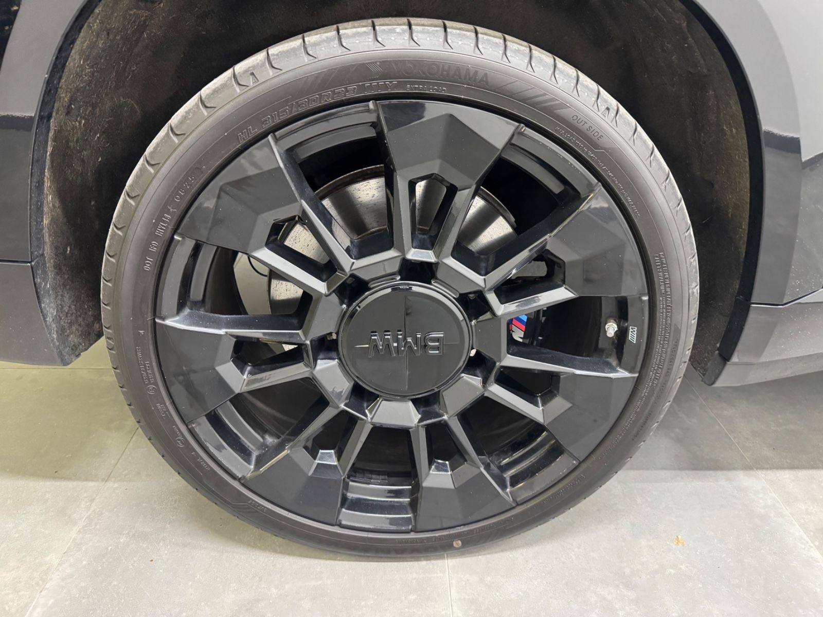 BMW XM 50 e, B&W, AHK, 23", Carbon, Massage, ...