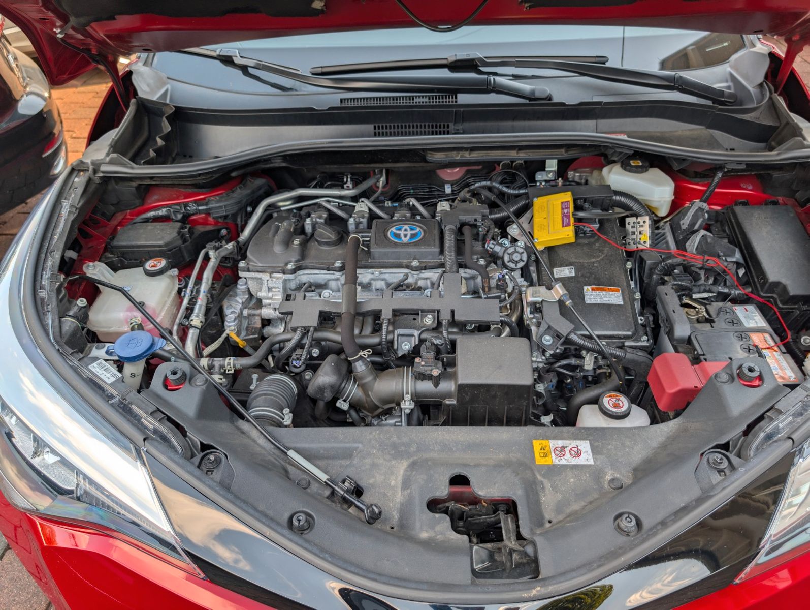 Toyota C-HR Hybrid - Samsaru's Car Outlet