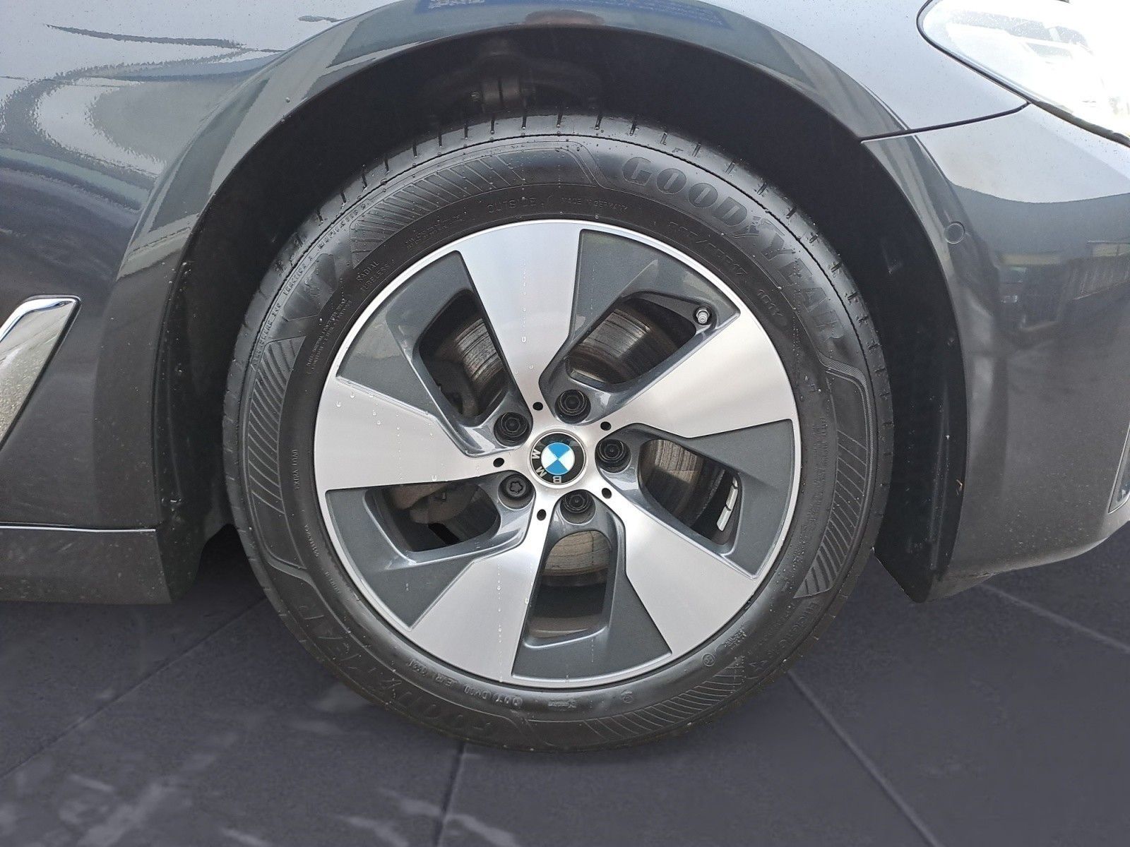 BMW 520d xDrive Limousine Aut. Komfortsitze Standhzg