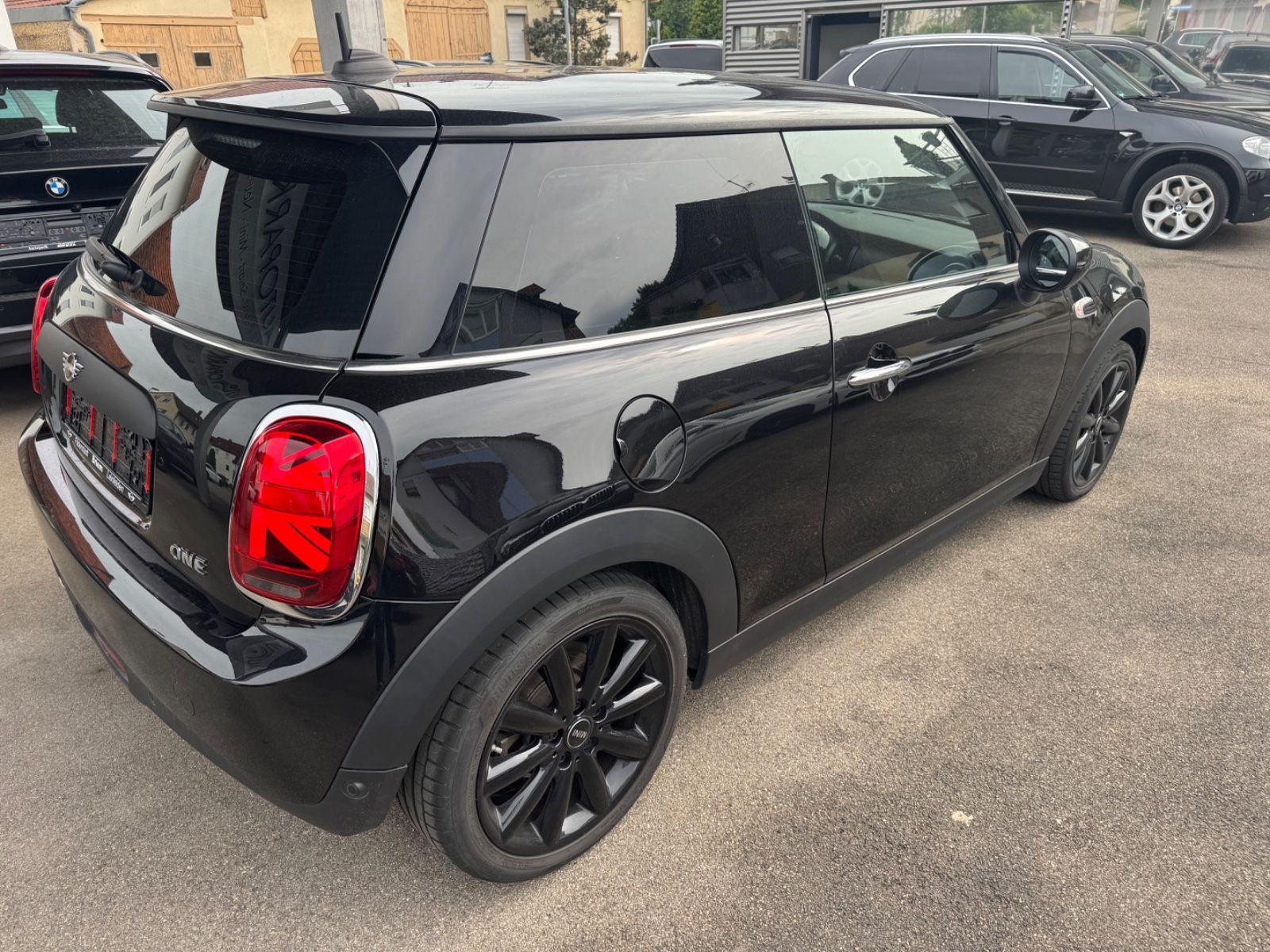 MINI One Chili - Samsaru's Car Outlet