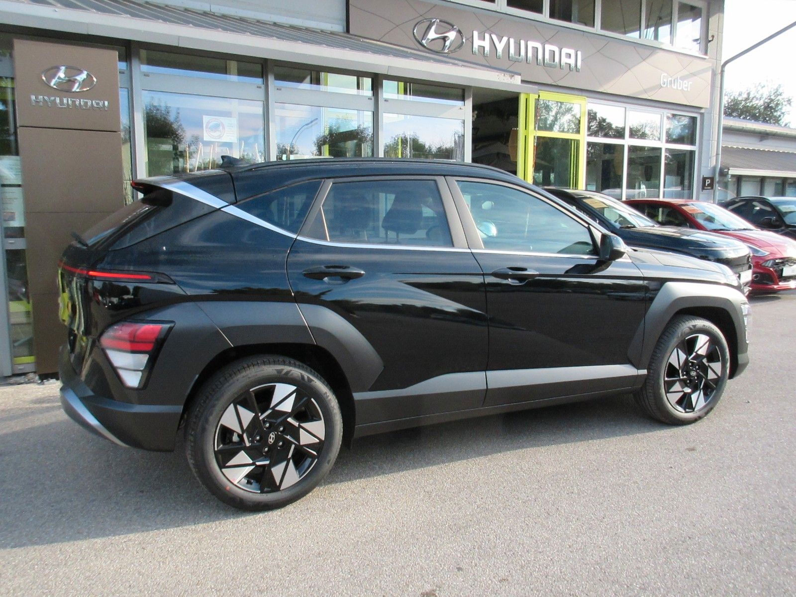 Hyundai Kona 1.6 GDi Hybrid Trend - Samsaru's Car Outlet