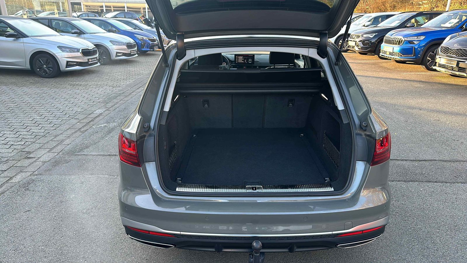 Audi A4 40 TDI AVANT S LINE - Samsaru's Car Outlet
