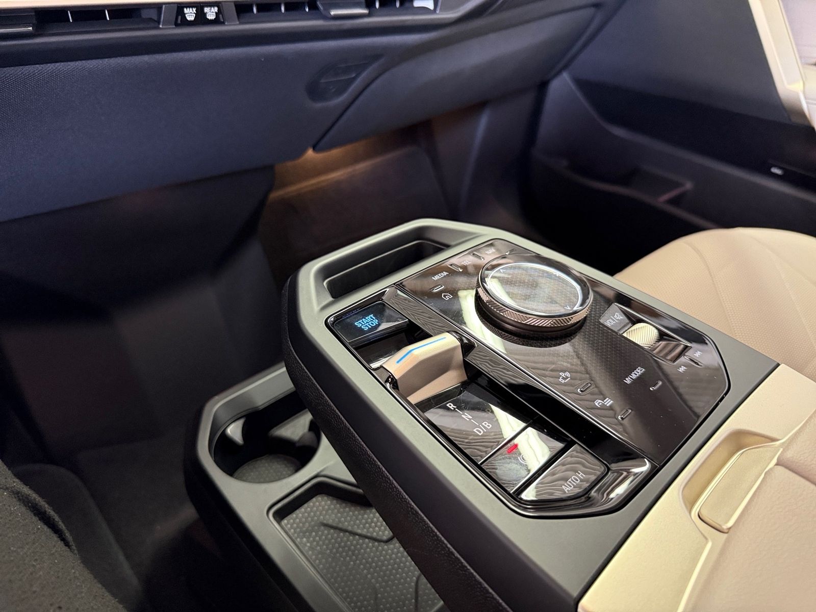 BMW iX40xDrive*LED*ACC*360*H&K*Leder*Atelier oyster*