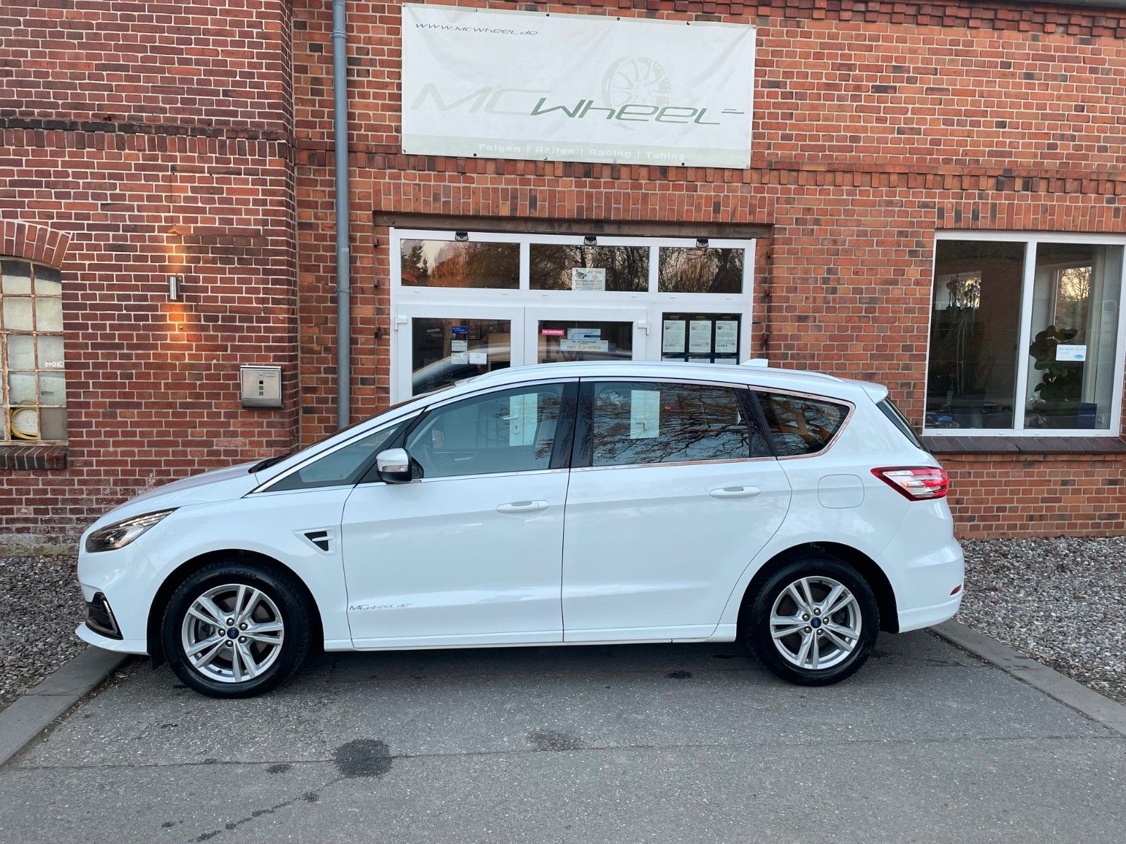 Ford S-Max S-MAX Hybrid Titanium AHK Kamera ACC