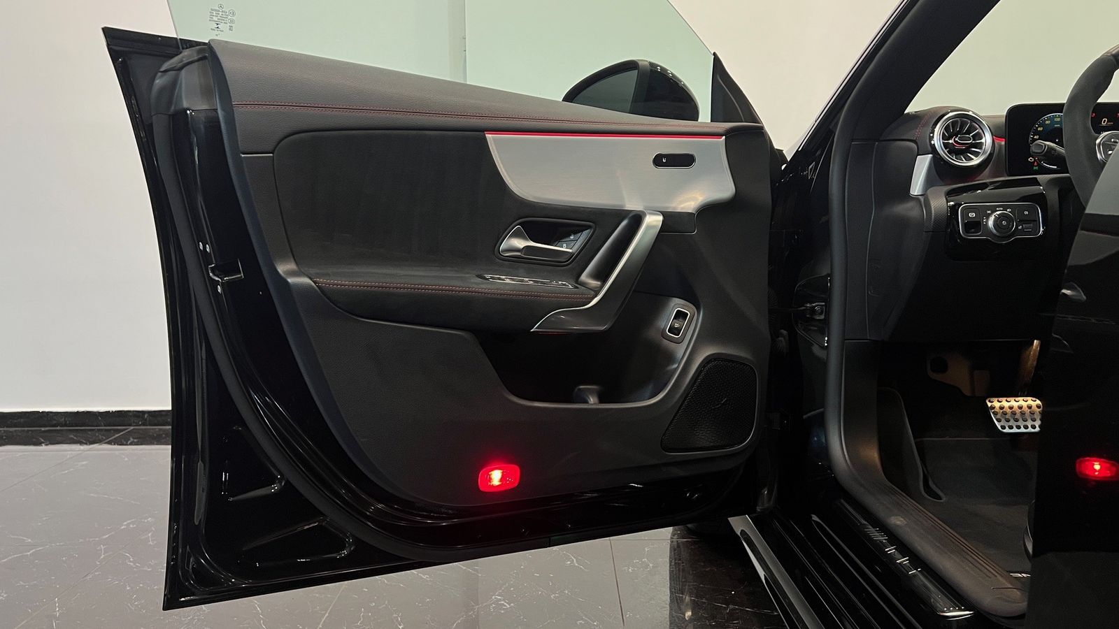Mercedes-Benz CLA 35 AMG - Samsaru's Car Outlet