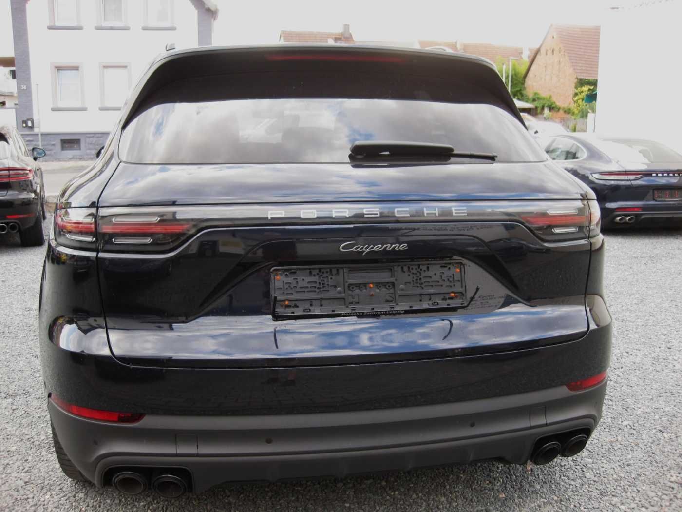 Porsche Cayenne Plug-In-Hybrid Platinum Edition 1Hand