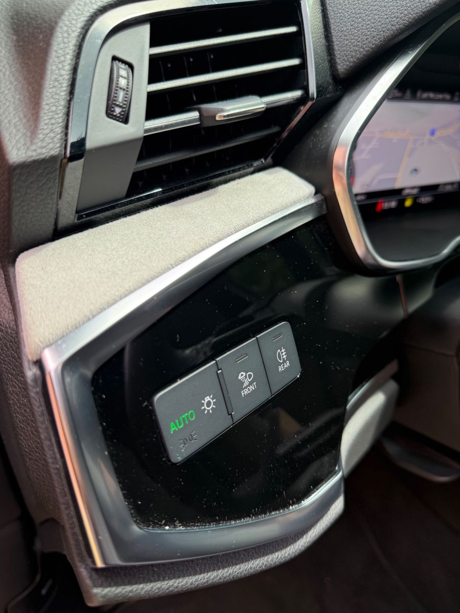 Audi Q3 40 TFSI S line - Samsaru's Car Outlet