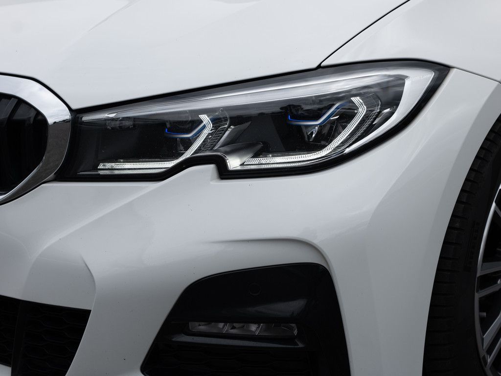 BMW 330d Touring M-Sportpaket - Samsaru's Car Outlet
