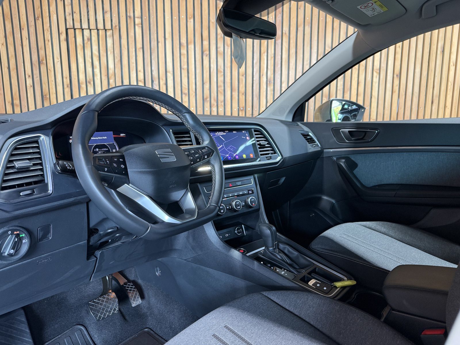 Seat Ateca 2,0 TDI DSG Navi*LED*Kam*Virtual*AHK*Beats