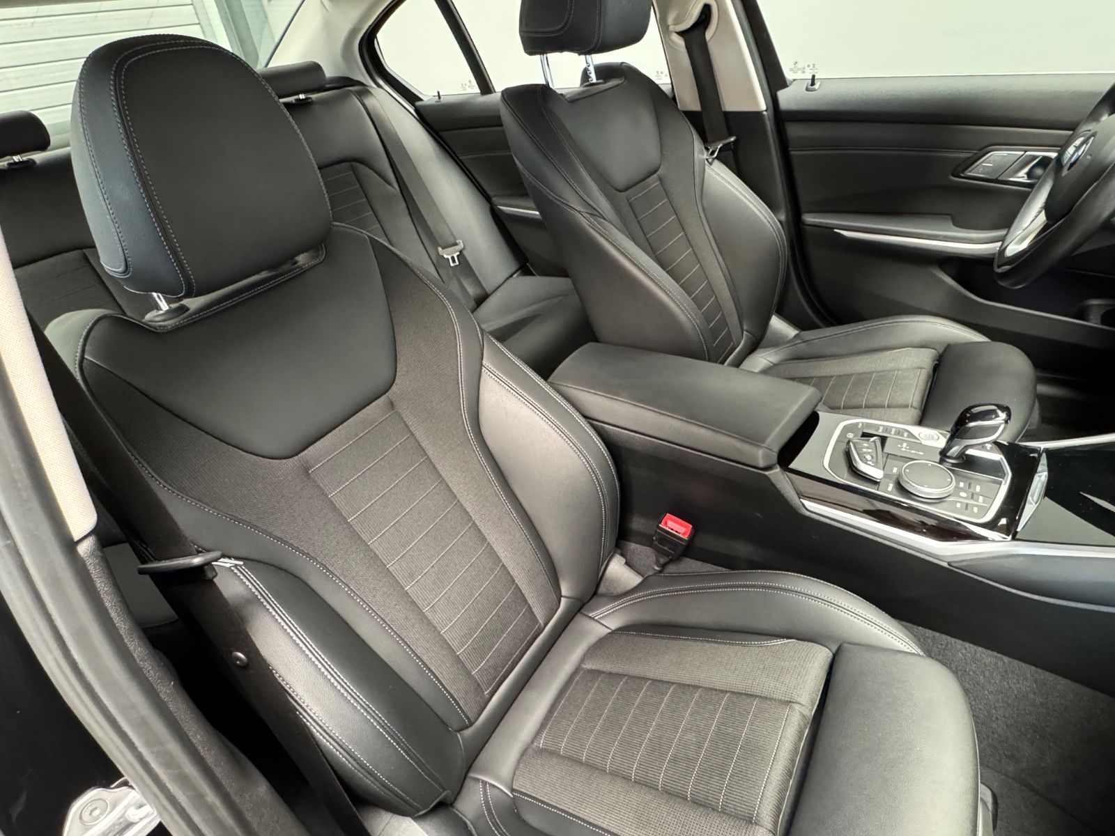 BMW 320 xDrive Sport Line - Samsaru's Car Outlet