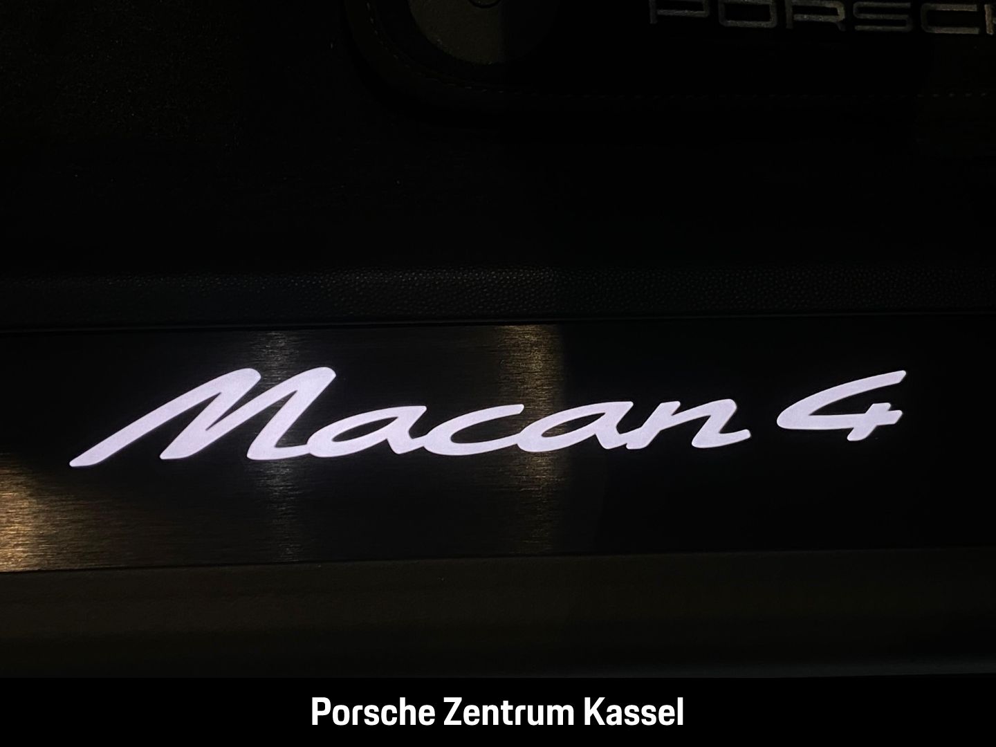 Porsche Macan Electric 4 Matrix LED