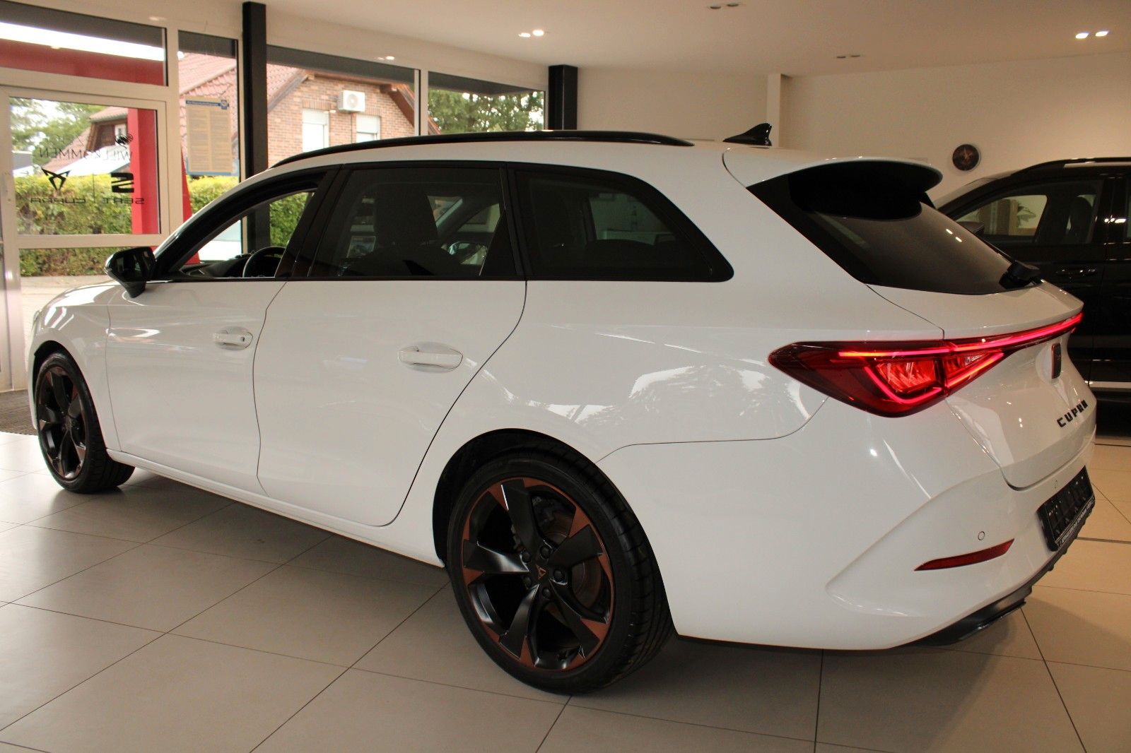 Cupra Leon Sportstourer DSG - Samsaru's Car Outlet