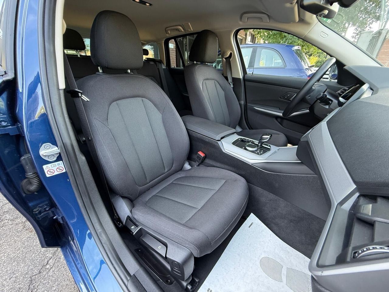 BMW 320 320d xDrive Touring Business Advantage - Samsaru's Car Outlet