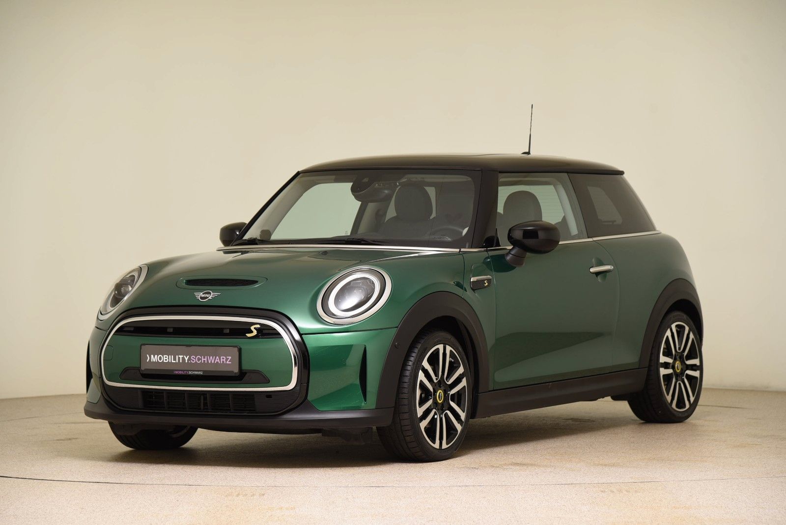 MINI Mini Cooper SE Classic - Samsaru's Car Outlet
