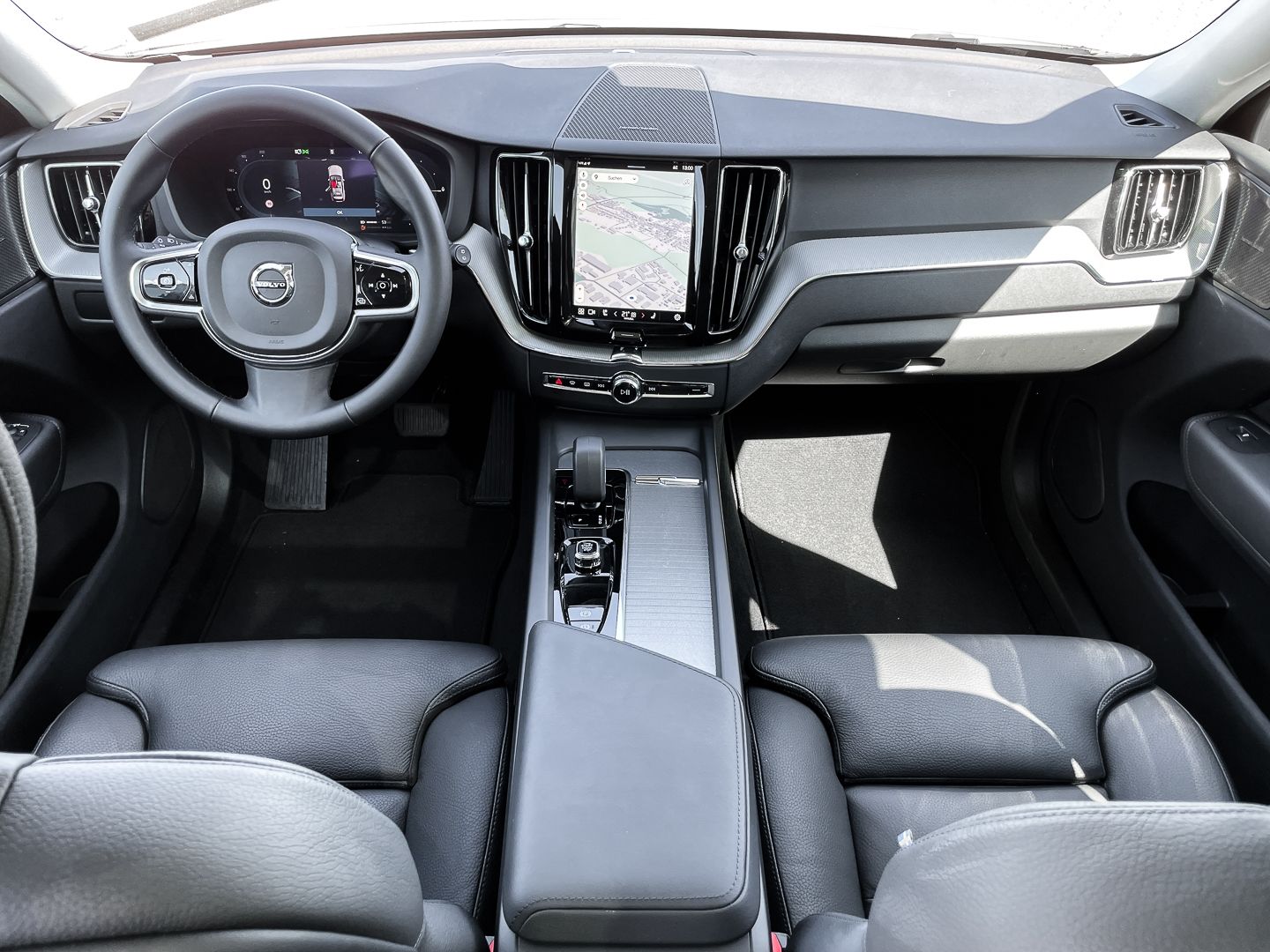 Volvo XC60 Plus Dark Recharge Plug-In Hybrid AWD T8 Tw