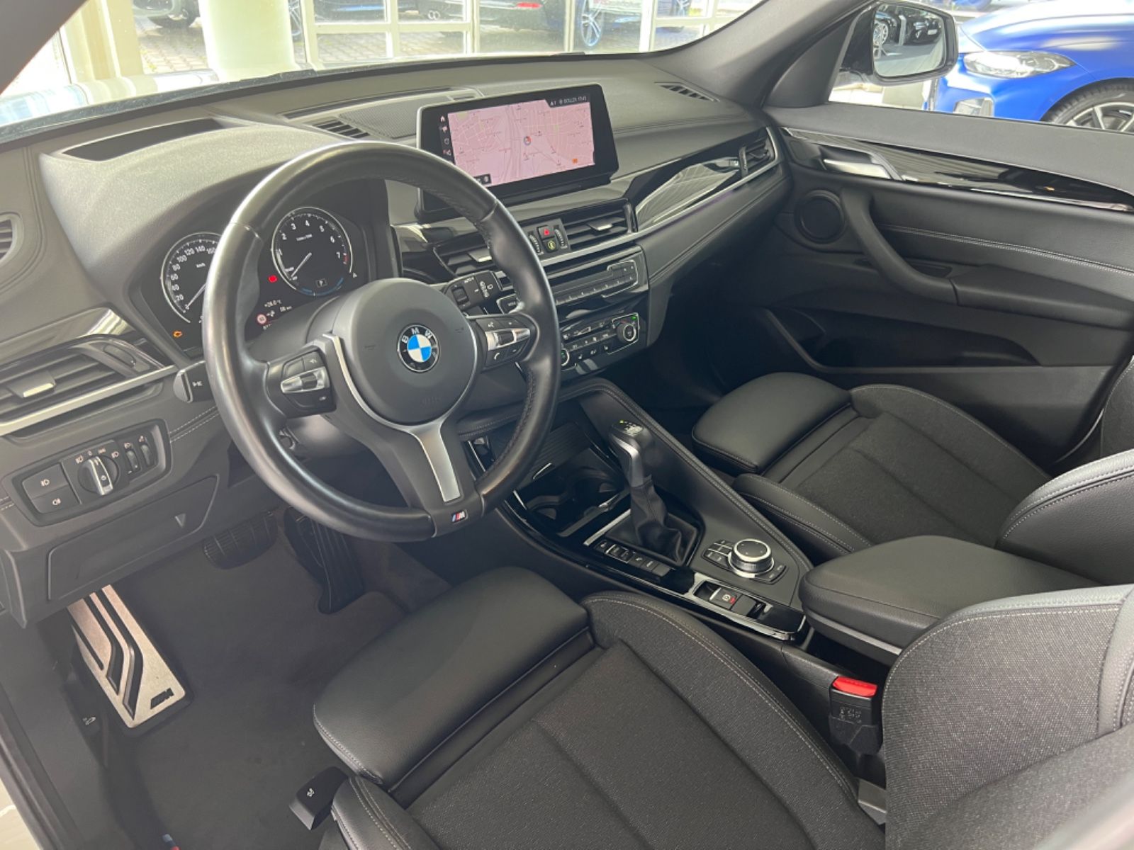 BMW X1 xDrive25e M Sportpaket - Samsaru's Car Outlet