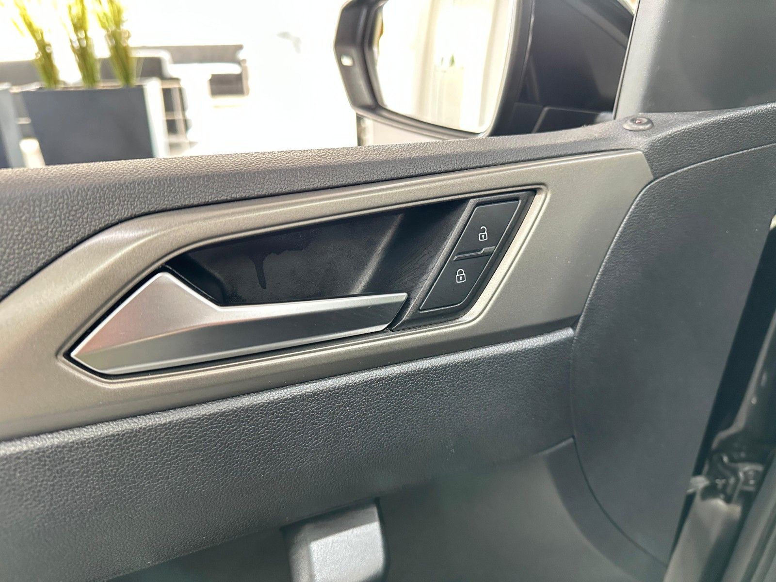 Volkswagen Polo VI 1.0 TSI Automatik - Samsaru's Car Outlet
