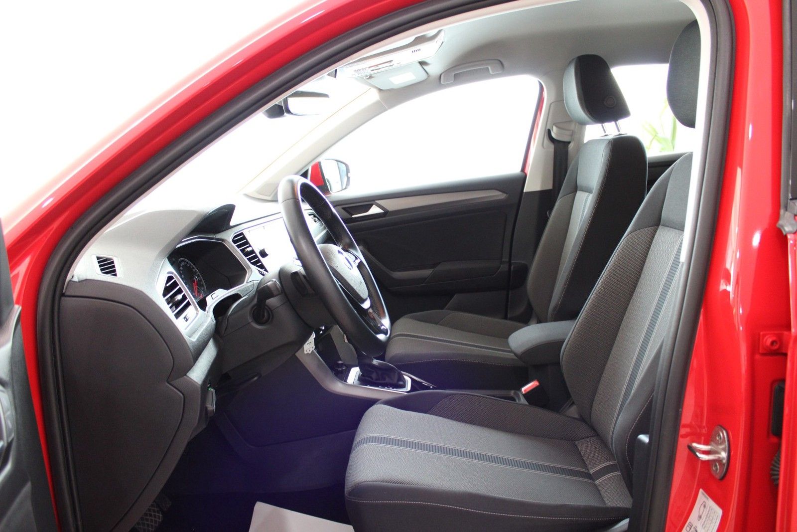 Volkswagen T-Roc 1.5 TSI Style - Samsaru's Car Outlet