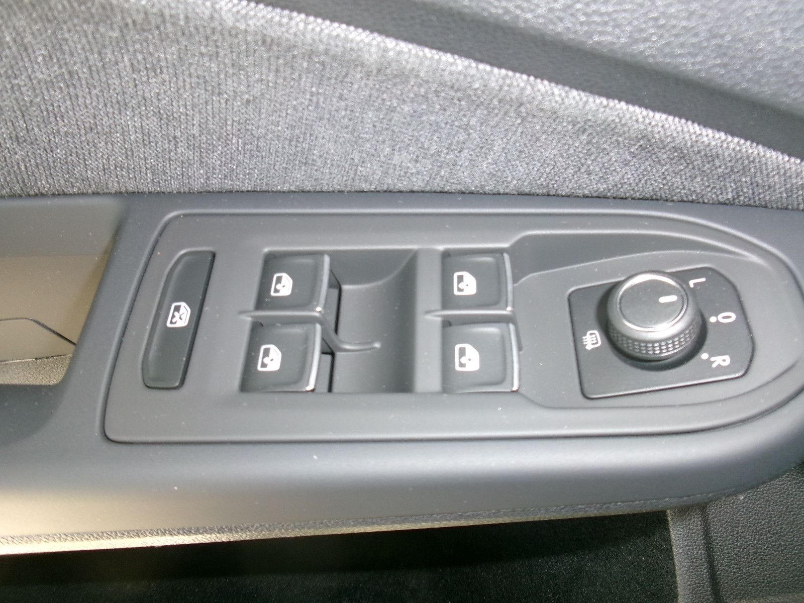 Volkswagen Golf VIII Variant eTSI Life - Samsaru's Car Outlet
