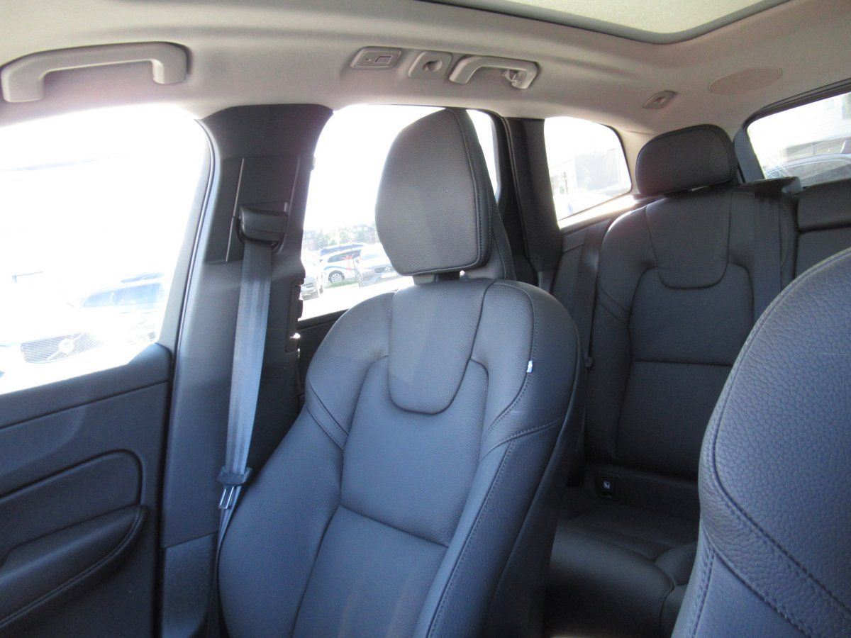 Volvo XC60 B5 AWD Benzin Plus Dark Automatik