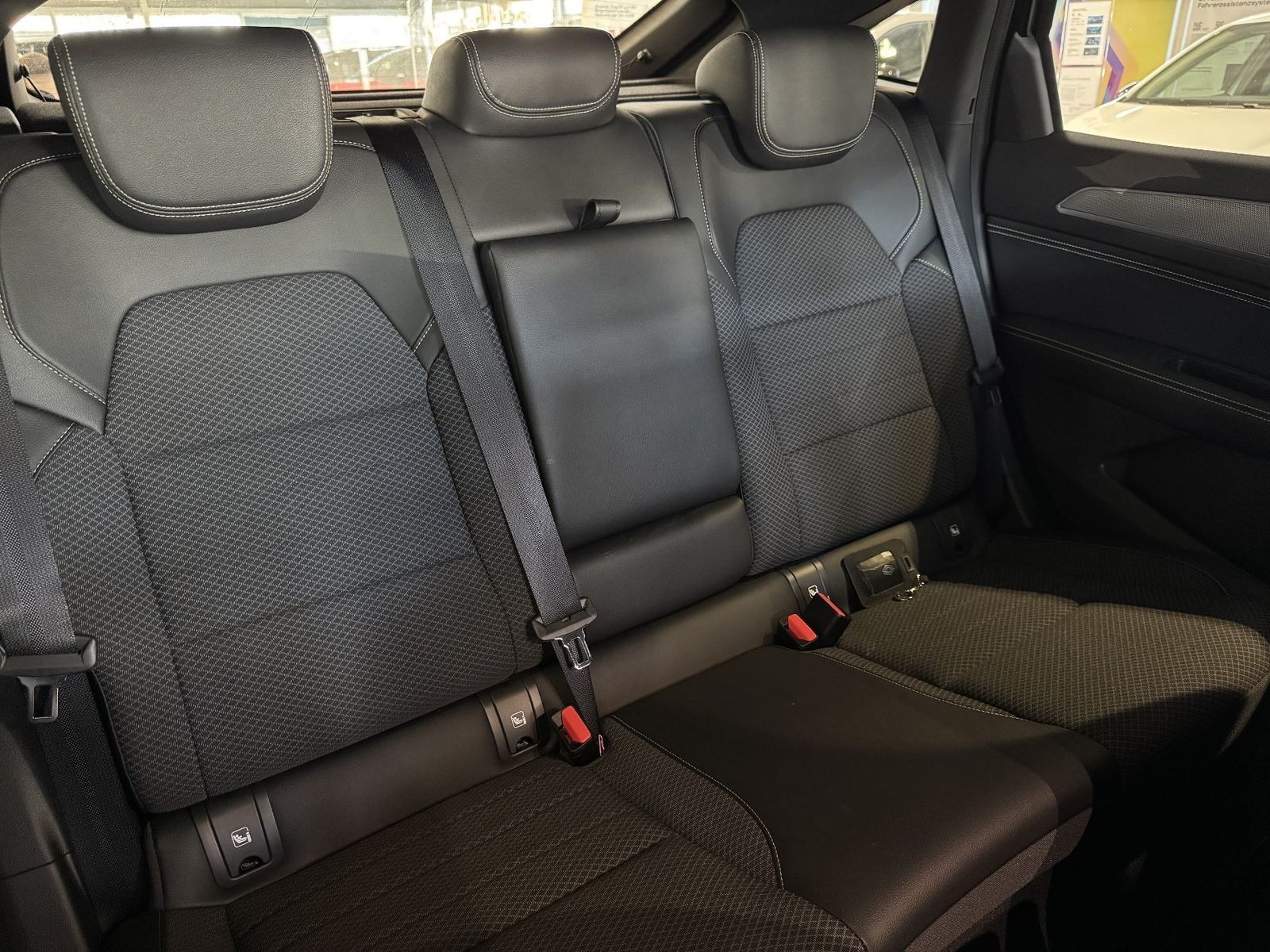 Renault Arkana TECHNO E-Tech Full Hybrid - Samsaru's Car Outlet