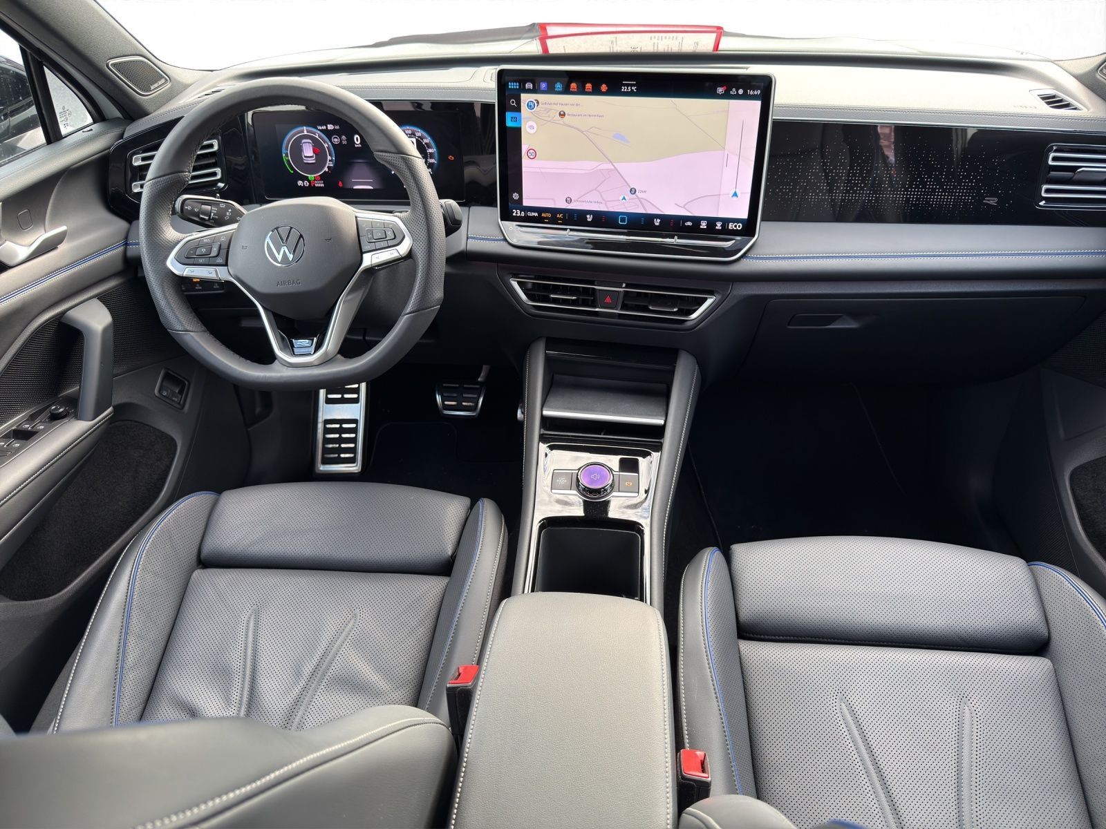 Volkswagen Tiguan R-Line 1.5 TSI eHybrid*NAVI*PANO*AHK*LEDE