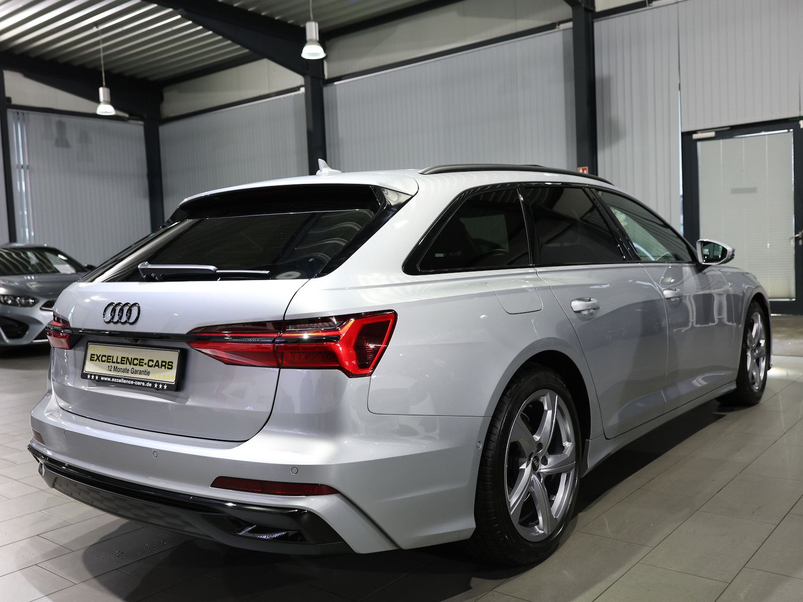 Audi A6 Avant 40 TDI S-LINE BLACK / PANORAMA, LED, VC