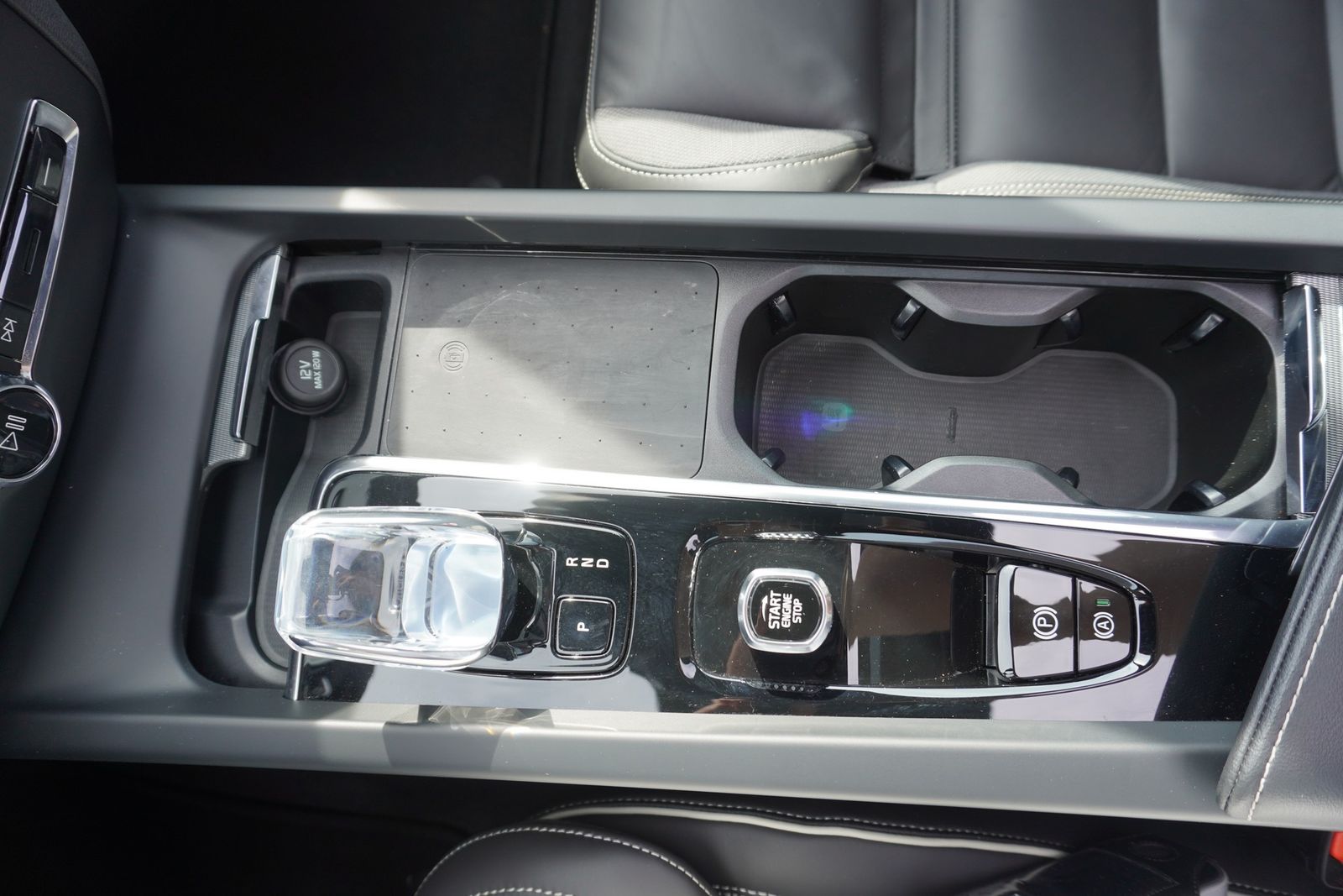 Volvo S60 2.0 M-Hybrid Plus Dark LED Panorama 360° DAB