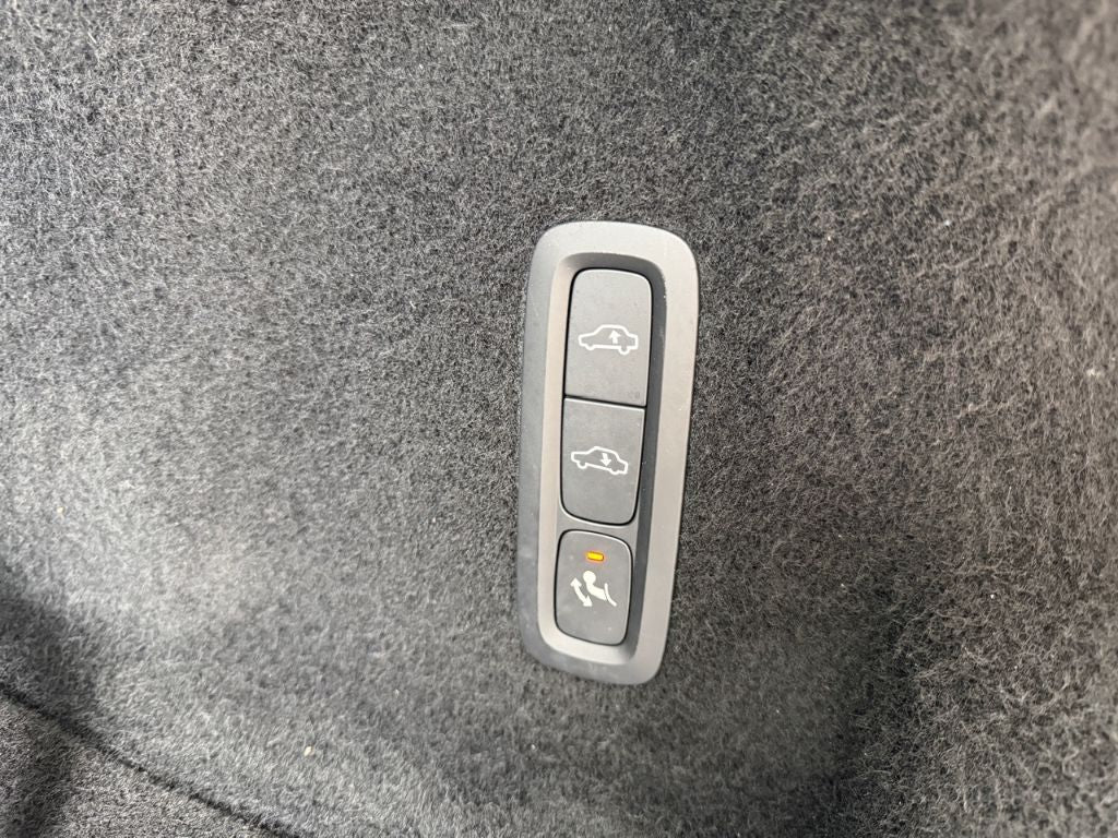 Volvo XC60 Ultimate Dark Recharge Plug-In Hybrid T8 AW