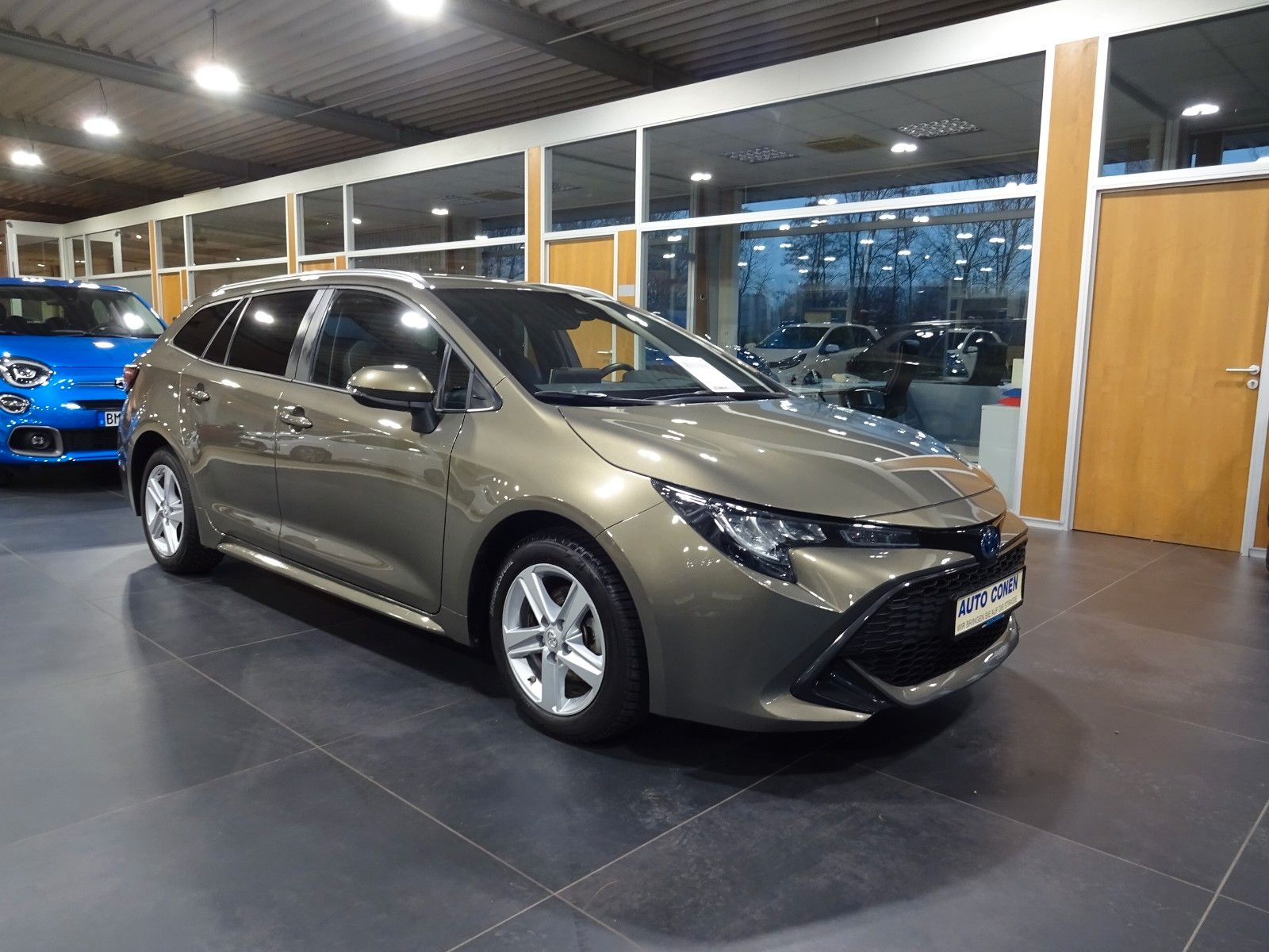 Toyota Corolla Touring Hybrid Active - Samsaru's Car Outlet