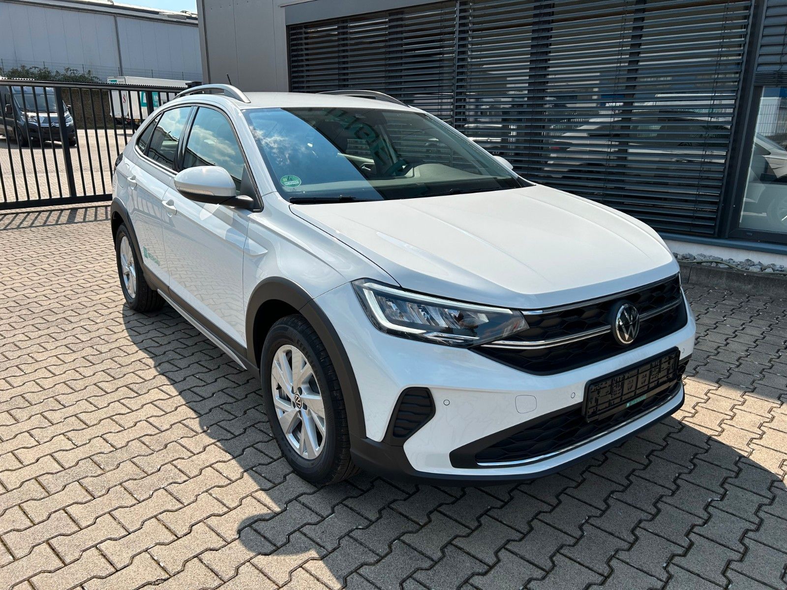 Volkswagen Taigo Life 1.0 TSI - Samsaru's Car Outlet