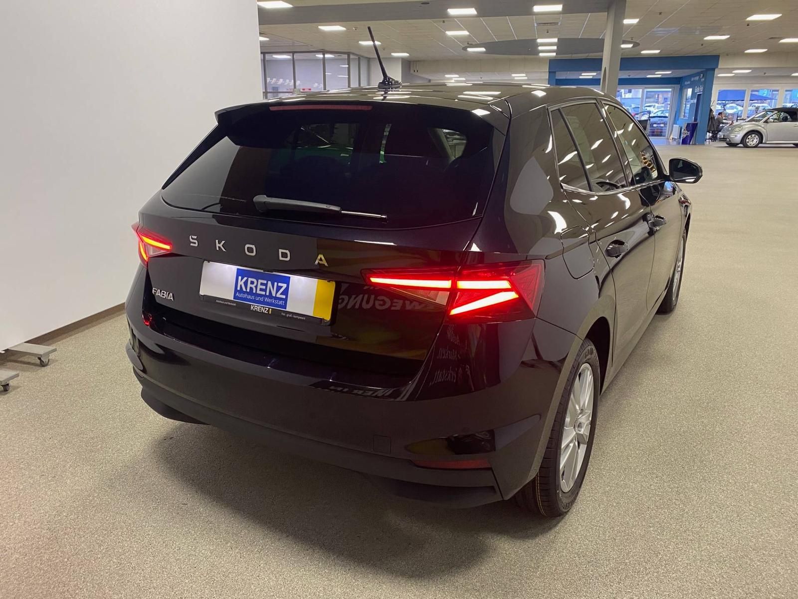 Skoda Fabia 1.0 TSI  DSG 130 Top Selection+ACC+TOTWINK