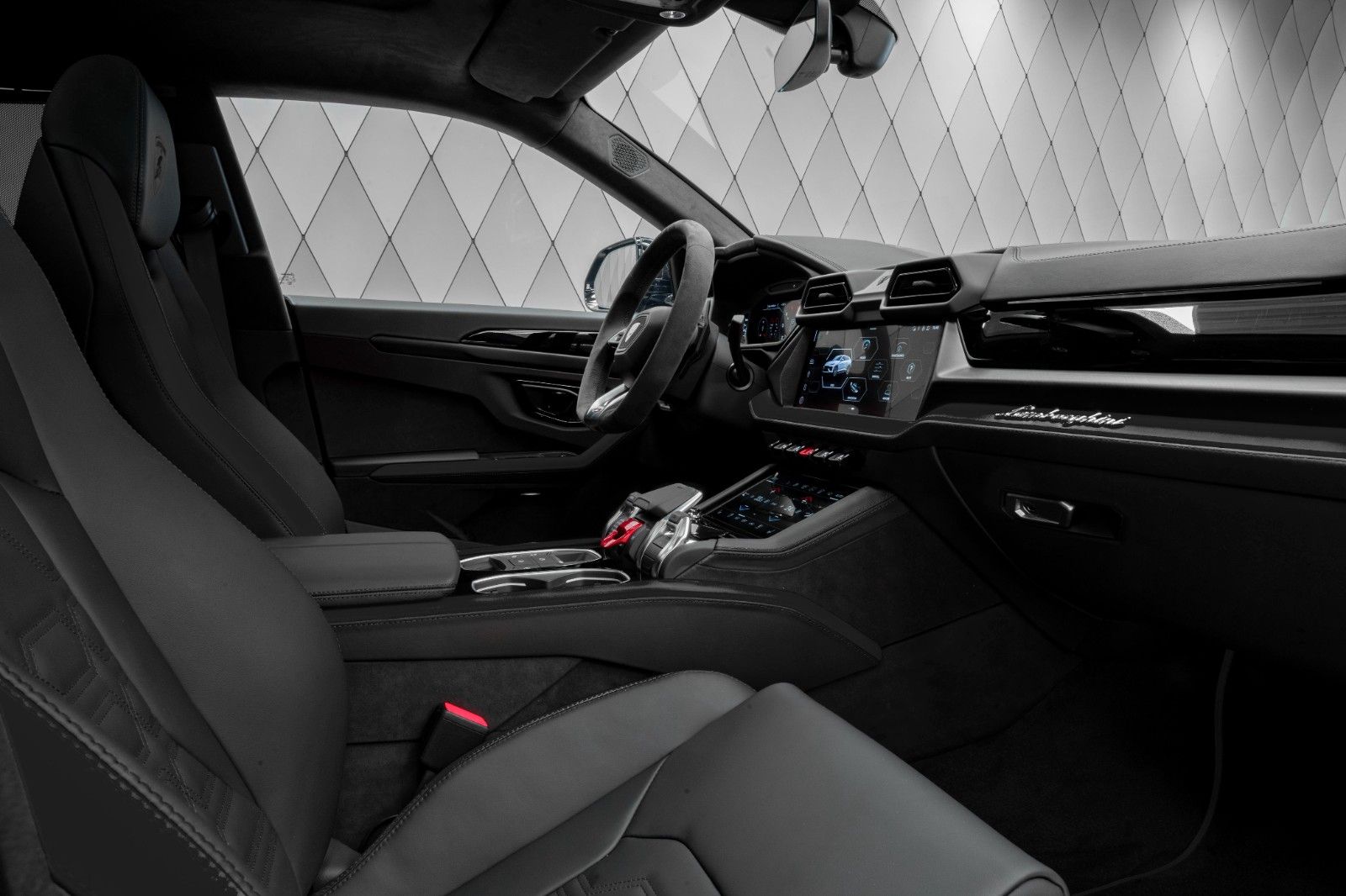 Lamborghini Urus 4.0 V8 PHEV SE 2025 BLACK - Samsaru's Car Outlet