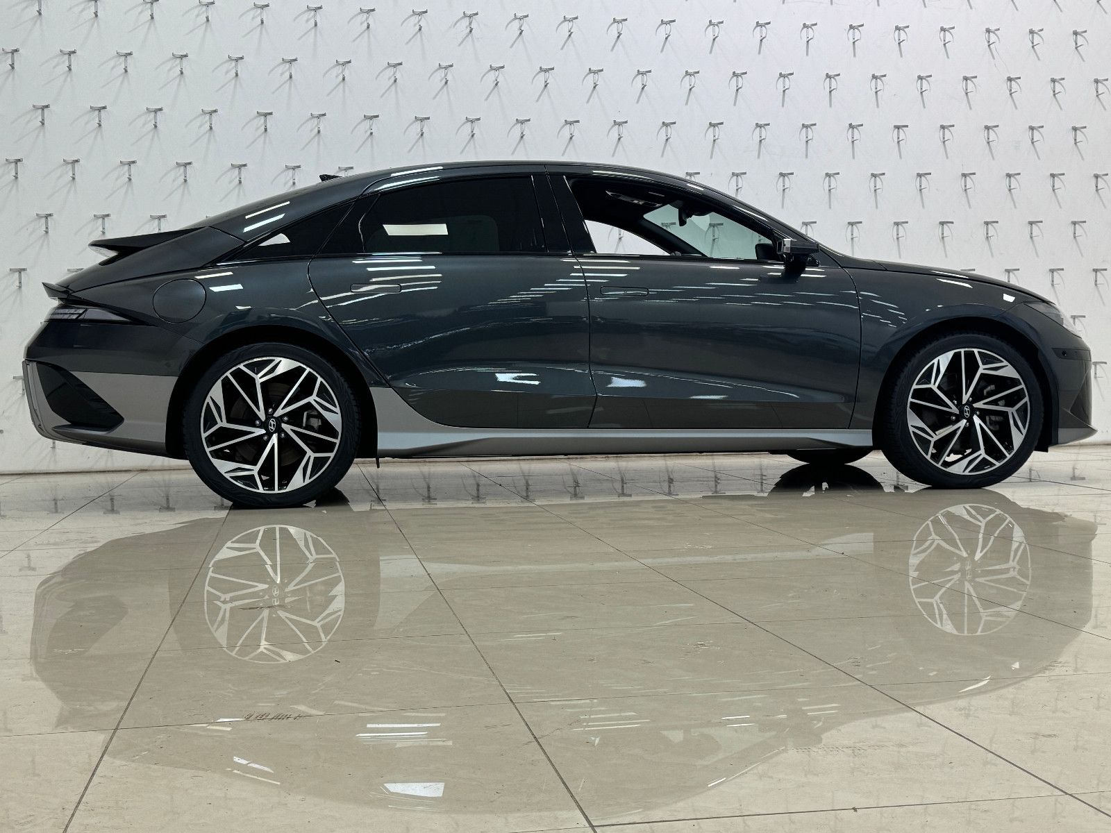 Hyundai IONIQ 6 77,4kWh 325ps 4WD Uniq 360°K/BOSE/DIGI